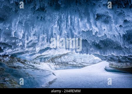 Castner Glacier Ice Cave nahe Delta Junction, Alaska, USA Stockfoto