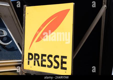 Bordeaux , Frankreich - 04 29 2024 : presse französisches Ladenzeichen Marke und Logotext an der Wand Fassade Presse Boutique Zeitungen und Zeitschriften Ladeneingang Stockfoto