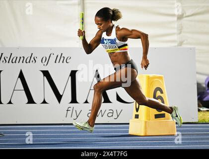 Nassau, Die Bahamas. Mai 2024. Die belgische Naomi Van den Broeck wurde während der 4x400-m-Läufe der Frauen in den IAAF World Athletics Relays am Samstag, den 4. Mai 2024, im Thomas A. Robinson National Stadium in Nassau auf den Bahamas gezeigt. BELGA FOTO ERIK VAN LEEUWEN Credit: Belga News Agency/Alamy Live News Stockfoto