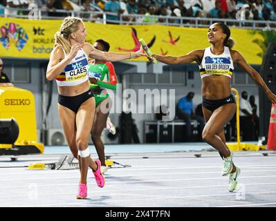 Nassau, Die Bahamas. Mai 2024. Die Belgierin Hanne Claes und die Belgierin Naomi Van den Broeck wurden während der 4 x 400 m langen Läufe der Frauen in den IAAF World Athletics Relays am Samstag, den 4. Mai 2024, im Thomas A. Robinson National Stadium in Nassau, Bahamas, dargestellt. BELGA FOTO ERIK VAN LEEUWEN Credit: Belga News Agency/Alamy Live News Stockfoto