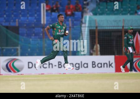 Bangladeschische Pacer Shariul Isalm Bowl gegen Simbabwe während der ersten T20 von fünf Spielserien im Zahur Ahmed Chowdhury Stadium, Chattogram, Bang Stockfoto