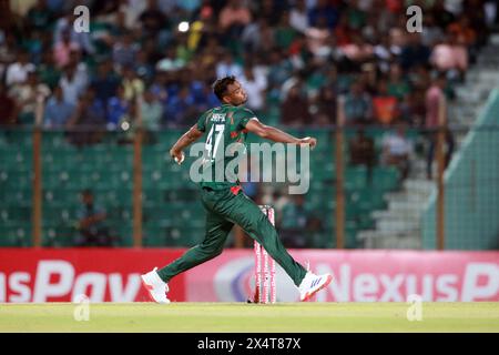 Bangladeschische Pacer Shariul Isalm Bowl gegen Simbabwe während der ersten T20 von fünf Spielserien im Zahur Ahmed Chowdhury Stadium, Chattogram, Bang Stockfoto