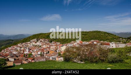 Miranda, Isernia, Molise. In der Provinz Isernia, nur wenige Kilometer von der Stadt Pentra entfernt, liegt Miranda, ein charmantes Dorf auf 900 m. Stockfoto