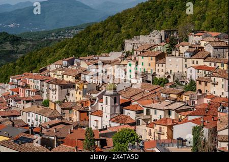 Miranda, Isernia, Molise. In der Provinz Isernia, nur wenige Kilometer von der Stadt Pentra entfernt, liegt Miranda, ein charmantes Dorf auf 900 m. Stockfoto