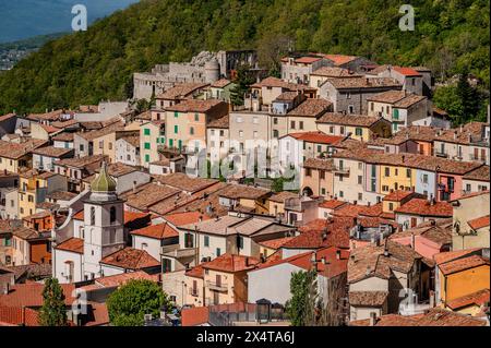 Miranda, Isernia, Molise. In der Provinz Isernia, nur wenige Kilometer von der Stadt Pentra entfernt, liegt Miranda, ein charmantes Dorf auf 900 m. Stockfoto