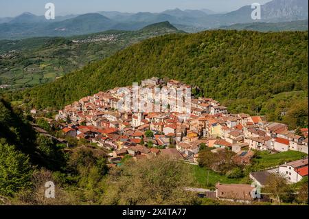 Miranda, Isernia, Molise. In der Provinz Isernia, nur wenige Kilometer von der Stadt Pentra entfernt, liegt Miranda, ein charmantes Dorf auf 900 m. Stockfoto