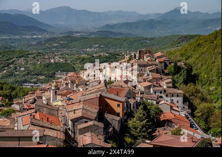 Miranda, Isernia, Molise. In der Provinz Isernia, nur wenige Kilometer von der Stadt Pentra entfernt, liegt Miranda, ein charmantes Dorf auf 900 m. Stockfoto