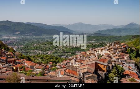 Miranda, Isernia, Molise. In der Provinz Isernia, nur wenige Kilometer von der Stadt Pentra entfernt, liegt Miranda, ein charmantes Dorf auf 900 m. Stockfoto