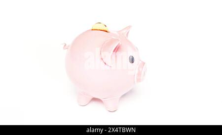 Schweinebank-Goldmünzen fallen auf weißes 3D-Rendering Stockfoto