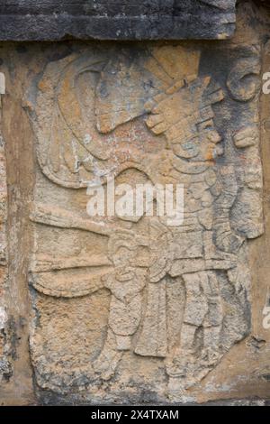 Skulpturen, Plattform der Adler und Jaguare, Chichen Itza, UNESCO-Weltkulturerbe, Yucatan, Mexiko Stockfoto