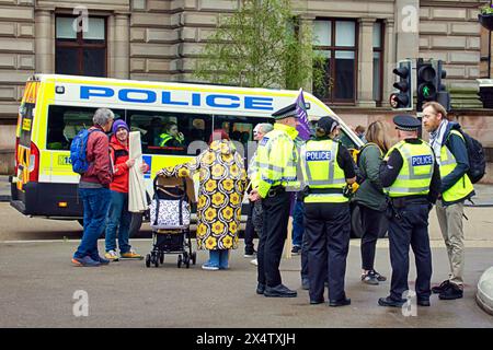 Glasgow, Schottland, Großbritannien. 5. Mai 2024: STUC May Day March, beginnend mit den Stadtkammern und dem george Square, mit ähnlichen Märschen in Edinburgh und Aberdeen. Credit Gerard Ferry /Alamy Live News Stockfoto