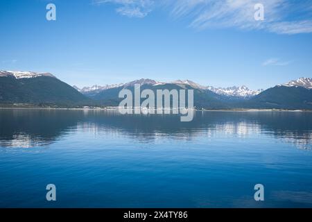 Die südlichste Stadt der Welt. Puerto Williams Stadtbild von Beagle Kanal. Chile Sehenswürdigkeiten Stockfoto