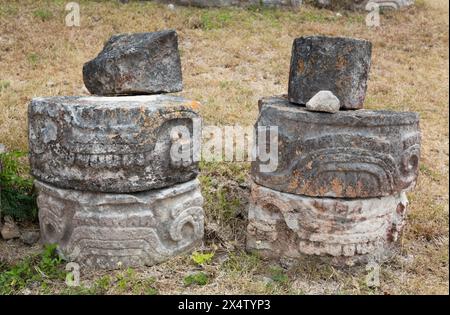 Geschnitzte Steine, Kabah Archäologische Stätte, Maya Ruinen, Puuc Stil, Yucatan, Mexiko Stockfoto