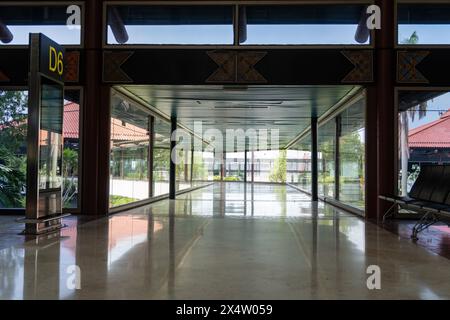 Leere Atmosphäre im Wartezimmer des Flughafens Stockfoto