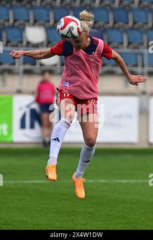 Linkoping, Schweden. Mai 2024. Bilborsen Arena, Linkoping, Schweden, 5. Mai 2024: Caroline Seger (17 FC Rosengard) vor dem Spiel in der schwedischen Liga OBOS Damallsvenskan am 5. Mai 2024 zwischen Linkoping FC und FC Rosengard in der Bilborsen Arena in Linkoping, Schweden (Peter Sonander/SPP) Credit: SPP Sport Pressefoto. /Alamy Live News Stockfoto