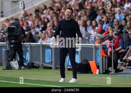 Manchester City-Manager Gareth Taylor reagiert auf der Touchline während des Spiels der Barclays Women's Super League im Joie Stadium in Manchester. Bilddatum: Sonntag, 5. Mai 2024. Stockfoto