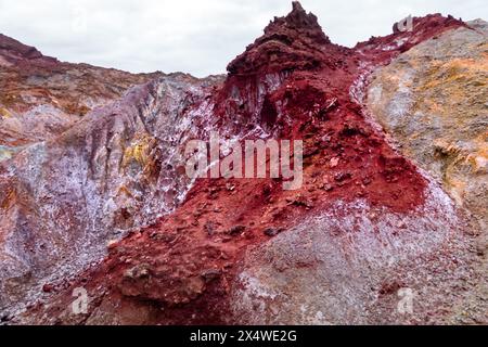 Lavakegel, Schlammlava, äußerer Ausbruch in Limonen-Sand-Dessert. Terra Rossa. Ormuzd Island, Iran Stockfoto