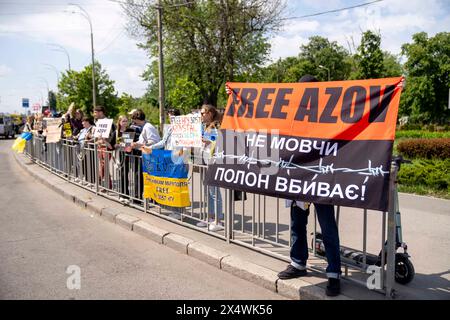 Kiew, Kiew-Stadt, Ukraine. Mai 2024. Freier Protest der Familie und Freunde von Soldaten, die von Russland in Gefangenschaft gehalten werden. Am 20. Mai 2022 ergaben sich die Soldaten Russland, um Leben in der Asovstaler Eisenhütte zu retten und die Werke von Mariupol zu stehlen. Einige wurden freigelassen, viele befinden sich noch immer in russischer Gefangenschaft. (Kreditbild: © Andreas Stroh/ZUMA Press Wire) NUR REDAKTIONELLE VERWENDUNG! Nicht für kommerzielle ZWECKE! Stockfoto