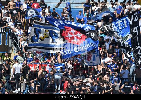 Pisa, Italien. Mai 2024. Fans von Pisa während Pisa SC vs. FC Sudtirol, italienisches Fußball-Spiel der Serie B in Pisa, Italien, 04. Mai 2024 Credit: Independent Photo Agency/Alamy Live News Stockfoto