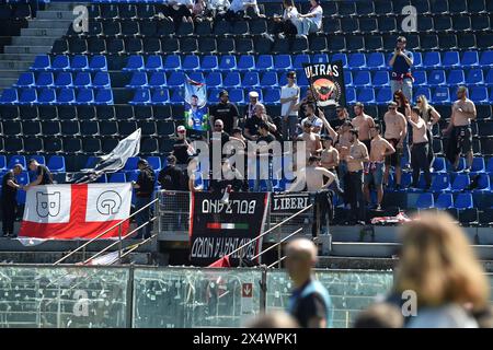 Pisa, Italien. Mai 2024. Fans von Sudtirol während Pisa SC vs. FC Sudtirol, italienisches Fußball-Spiel der Serie B in Pisa, Italien, 04. Mai 2024 Credit: Independent Photo Agency/Alamy Live News Stockfoto