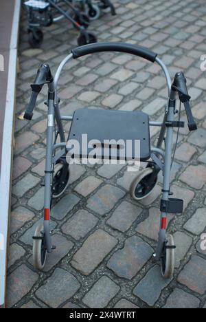 Active City Festival Flensburg Active City Festival Flensburg. Hier: Ein Rollator. Aufnahme vom 05.05.2024, Flensburg, *** Active City Festival Flensburg Active City Festival Flensburg hier ein Rollatorschuss vom 05 05 05 2024, Flensburg, Stockfoto