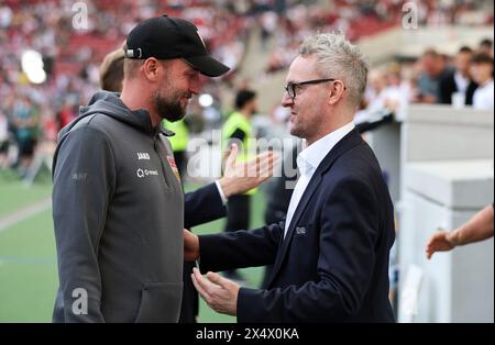 Alexander Wehrle Vorstandsvorsitzender Trainer Sebastian Hoeness vom VFB Stuttgart VfB Stuttgart - FC Bayern MŸnchen Fussball 1 . Bundesliga Saison 2023 / 2024 © diebilderwelt / Alamy Stock Stockfoto