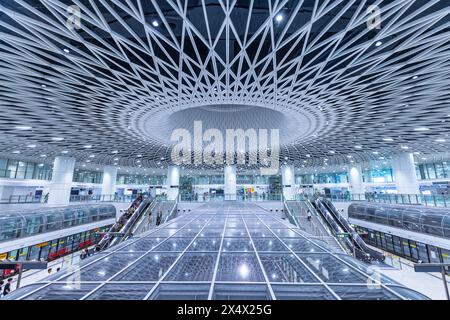 Shenzhen Metro Transit Architektur in der U-Bahn-Station Gangxia North in Shenzhen, China Stockfoto