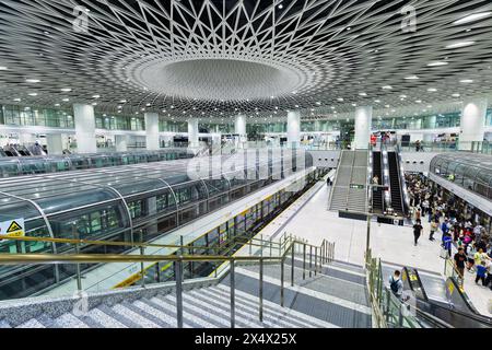 Shenzhen Metro Transit Architektur in der U-Bahn-Station Gangxia North in Shenzhen, China Stockfoto