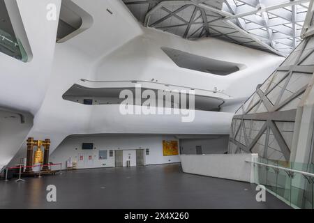 Guangzhou, 3. April 2021: Die Oper Guangzhou wurde von der Architektin Zaha Hadid erbaut und ist eines der sieben neuen Wahrzeichen Stockfoto