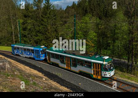 Neues Straßenbahngleis nach grossem Umbau zwischen Liberec und Jablonec CZ 05 02 2024 Stockfoto