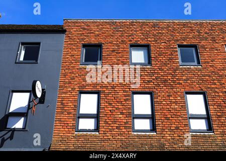 Salisbury, England - 29. März 2024: Farbenfrohe Fassade in der Altstadt von Salisbury Stockfoto