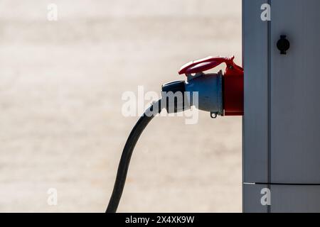 Roter Stromversorgungsanschluss für den Außenbereich Stockfoto