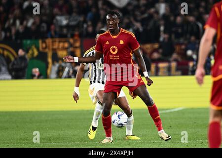 Rom, Italien. Mai 2024. Tammy Abraham von AS Roma im Spiel der Serie A zwischen AS Roma und Juventus FC im Stadio Olimpico in Rom, Italien am 5. Mai 2024. Quelle: Nicola Ianuale/Alamy Live News Stockfoto