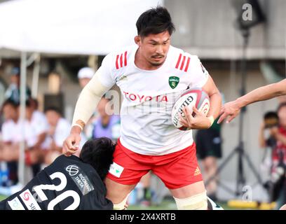 Tokio, Japan. Mai 2024. Der Toyota Verblitz-Flanker Kazuki Himeno trägt den Ball während eines Spiels der Japan Rugby League One gegen Ricoh Black Rams Tokyo im Prince Chichibu Rugby Stadion in Tokio am Sonntag, den 5. Mai 2024. Verblitz besiegte Black Rams mit 45:18. (Foto: Yoshio Tsunoda/AFLO) Stockfoto