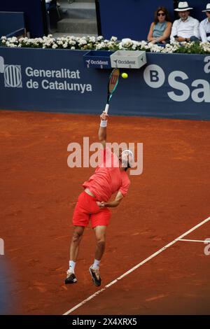 Barcelona, Spanien. April 2024. Tsitsipas in Aktion während des Barcelona Open Banc de Sabadell Tennis Turniers im Reial Club de Tennis Barcelo Stockfoto