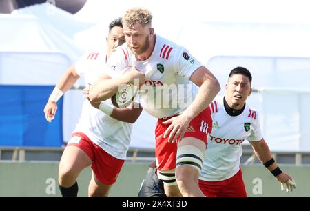 Tokio, Japan. Mai 2024. Toyota Verblitz-Lock Josh Dickson trägt den Ball während eines Spiels der Japan Rugby League One gegen Ricoh Black Rams Tokyo im Prince Chichibu Rugby Stadion in Tokio am Sonntag, den 5. Mai 2024. Verblitz besiegte Black Rams mit 45:18. (Foto: Yoshio Tsunoda/AFLO) Stockfoto