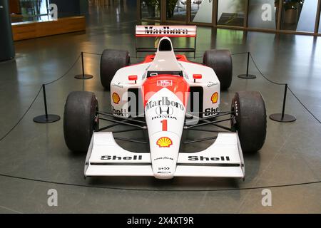 Ayrton Sennas McLaren Honda wurde während der Ausstellung „Senna Forever“ am 5. Mai 2024 im Museo Nazionale dell'Automobile in Turin, Italien, gezeigt. Stockfoto