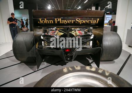 Ayrton Sennas Lotus John Player Special 97T2- Renault, mit dem er seinen ersten F1-Sieg im Estoril GP 1985 erzielte, zeigte sich während der Senna F Stockfoto