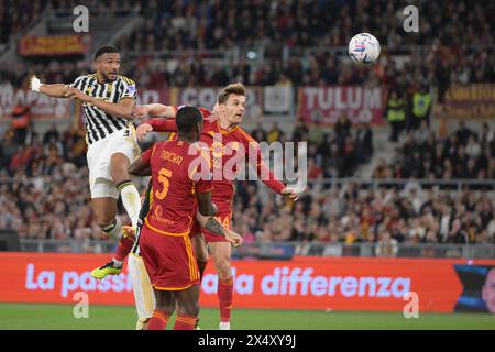 Stadio Olimpico, Rom, Italien. Mai 2024. Serie A Football; Roma gegen Juventus; Bremer vom FC Juventus gewinnt den Kopfball und erzielt 1-1 in der 31. Minute Credit: Action Plus Sports/Alamy Live News Stockfoto