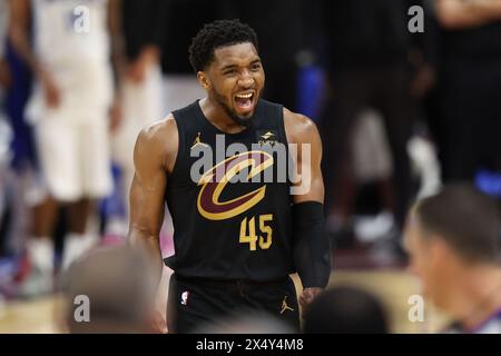 Cleveland, Usa. Mai 2024. Cleveland Cavaliers Donovan Mitchell (45) reagiert, nachdem die Cavaliers die Orlando Magic in der Eröffnungsrunde Eastern Conference Spiel 7 im Rocket Mortgage Fieldhouse in Cleveland, Ohio, am Sonntag, 5. Mai 2024 besiegt haben. Foto: Aaron Josefczyk/UPI Credit: UPI/Alamy Live News Stockfoto