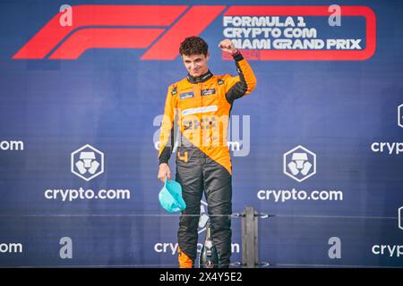 Miami Gardens, FL, USA. Mai 2024. Podium. 1. Platz: 4 Lando Norris (GBR) McLaren; 2. Platz: 1 Max Verstappen (NED) Red Bull Racing; 3. Platz: 16 Charlez Leclerc (MON) Ferrari. F1 Miami GP im Miami Autodrome in Miami Gardens, Florida, USA. Quelle: Yaroslav Sabitov/YES Market Media/Alamy Live News. Stockfoto