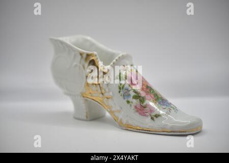 Antiker Porzellanschuh zum Sammeln Stockfoto