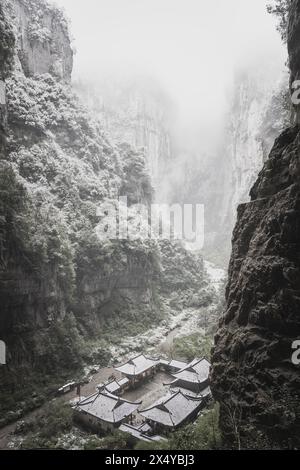 Die drei natürlichen Brücken in der Stadt Xiannushan, Bezirk Wulong, Gemeinde Chongqing, China. Sie liegen im Wulong Karst National Geology Park i Stockfoto