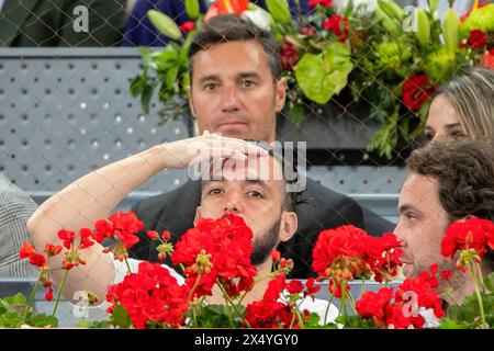 Madrid, Spanien. Mai 2024. V-Sänger C Tangana, der beim letzten Tennisspiel der Mutua Madrid Open zwischen Felix Auger-Aliassime aus Kanada und Andrey Rublev aus Russland im Caja Magica-Stadion zu sehen war. Der russische Tennisspieler Andrey Rublev wurde zum Meister der Madrid Masters 1000 ernannt, nachdem er im Finale gegen den Kanadier Felix Auger-Aliassime mit 4:6, 7:5, 7:5, 7:5. Quelle: SOPA Images Limited/Alamy Live News Stockfoto