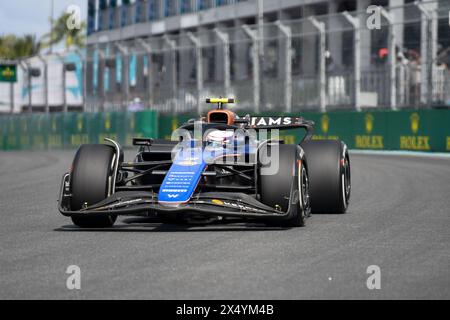 Miami, USA. Mai 2024. Logan Sargeant aus den Vereinigten Staaten und Fahrer des (2) Williams Racing Rennwagens auf der Rennstrecke beim F1 Grand Prix von Miami am Miami International Autodrome am 5. Mai 2024 in Miami, Florida. (Foto: JC Ruiz/SIPA USA) Credit: SIPA USA/Alamy Live News Stockfoto