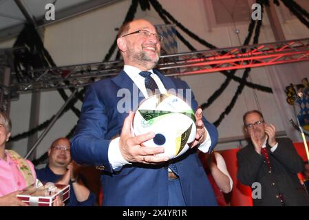 Martin Schulz Europabeauftragter der SPD, ehem. SPD- Vorsitzender, Kanzlerkandidat und langjaehriger Praesident des Europaparlaments München 05.05.2024 Stiftl Festzelt -Truderinger Buam Festring e V. Festwoche- SPD Abend Muenchen *** Martin Schulz EU-Kommissar der SPD, ehemaliger SPD-Vorsitzender, Kanzlerkandidat und langjähriger Präsident des Europäischen Parlaments München 05 05 2024 Stiftl Festzelt Truderinger Buam Festring e V Festwoche SPD Abend Muenchen Stockfoto