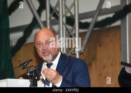 Martin Schulz Europabeauftragter der SPD, ehem. SPD- Vorsitzender, Kanzlerkandidat und langjaehriger Praesident des Europaparlaments München 05.05.2024 Stiftl Festzelt -Truderinger Buam Festring e V. Festwoche- SPD Abend Muenchen *** Martin Schulz EU-Kommissar der SPD, ehemaliger SPD-Vorsitzender, Kanzlerkandidat und langjähriger Präsident des Europäischen Parlaments München 05 05 2024 Stiftl Festzelt Truderinger Buam Festring e V Festwoche SPD Abend Muenchen Stockfoto