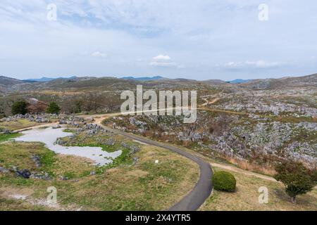 Akiyoshidai Karstplateau. Akiyoshidai Quasi-Nationalpark. Präfektur Yamaguchi, Japan. Stockfoto