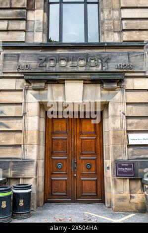 Glasgow, Großbritannien – 9. September 2023: Der Eingang zum Hunterian Zoology Museum an der Universität Glasgow. Stockfoto