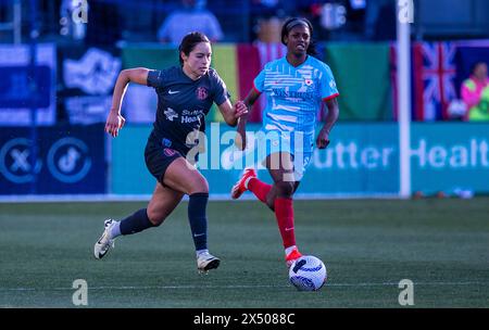 5. Mai 2024 San Jose, CA USA Bay FC Stürmer Scarlett Camberos (11) spielt während des NWSL-Spiels zwischen dem Chicago Red Star und dem Bay FC den Ball. Chicago Beat Bay FC 2-1 im Pay PAL Park San Jose Kalifornien Thurman James/CSM (Bild: © Thurman James/Cal Sport Media) Stockfoto